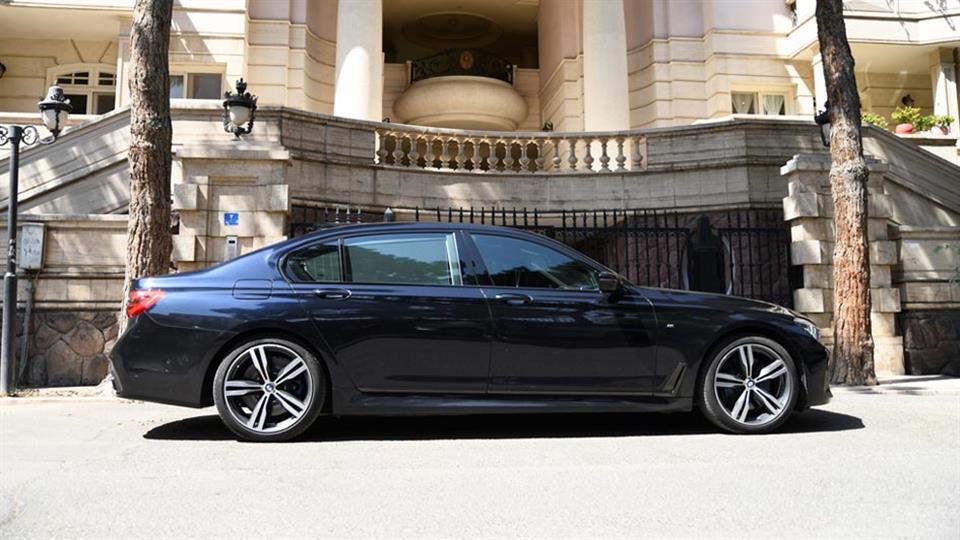 طراحی ب ام و سری هفت